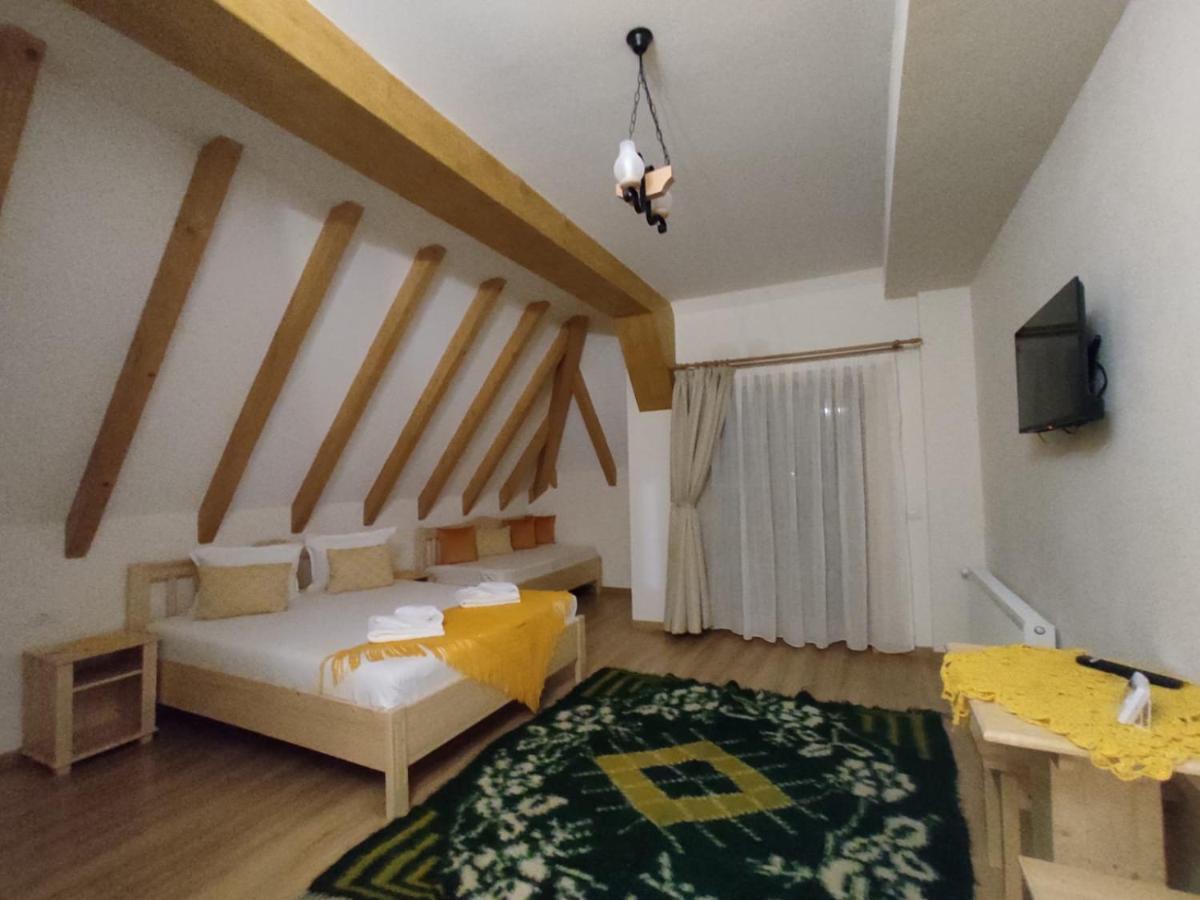 Pensiunea Casuta Din Deal Moisei Exteriér fotografie