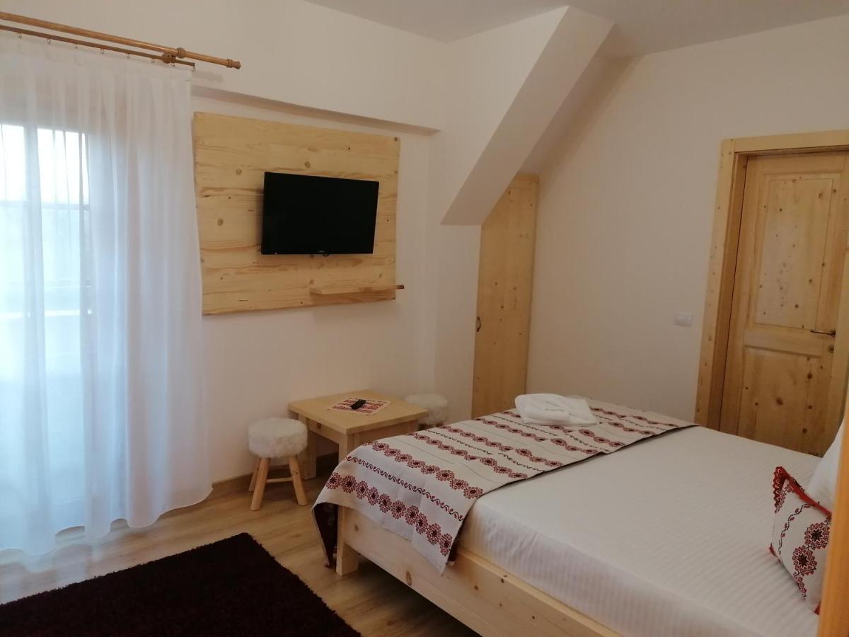 Pensiunea Casuta Din Deal Moisei Exteriér fotografie