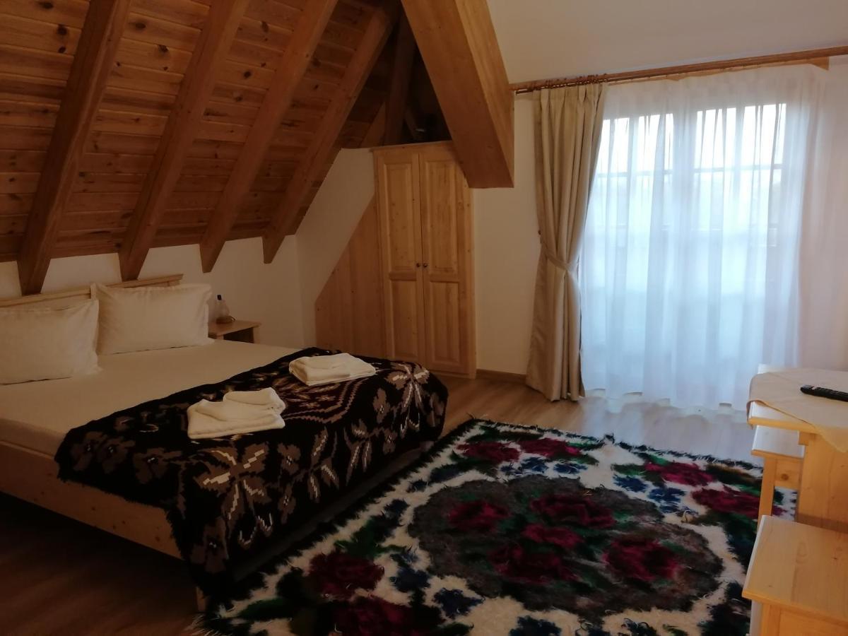 Pensiunea Casuta Din Deal Moisei Pokoj fotografie