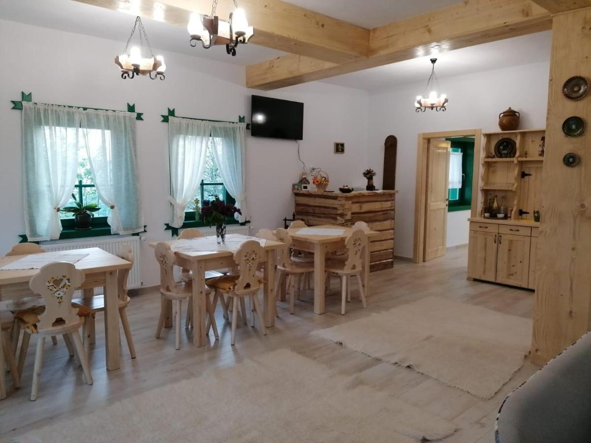 Pensiunea Casuta Din Deal Moisei Exteriér fotografie